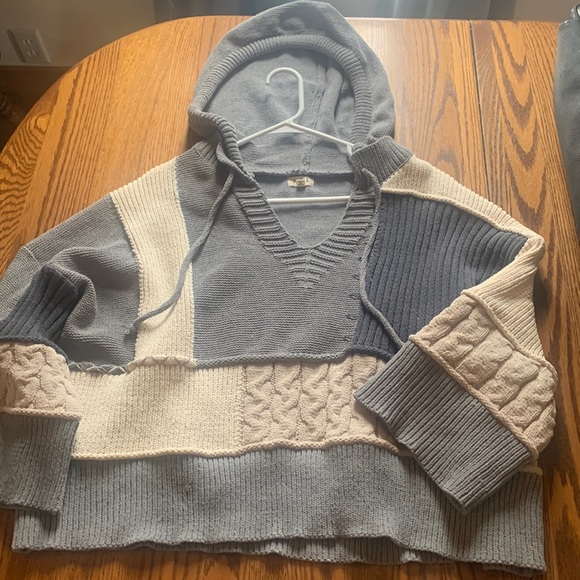 POL Sweaters - POL size medium. Worn once.